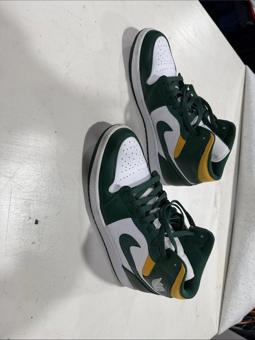 Nike Men’s High-Top Sneakers in Green, White & Yellow - Picture 5 of 5